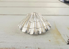 Load image into Gallery viewer, Scallop Shell Pendant
