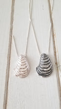 Load image into Gallery viewer, Oyster Pendant