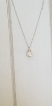 Load image into Gallery viewer, Pearl Drop Necklace