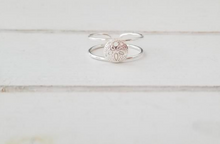 Load image into Gallery viewer, Sand Dollar Toe Ring