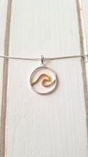 Load image into Gallery viewer, Wave Necklace