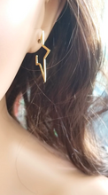 Load image into Gallery viewer, Star hoop earrings