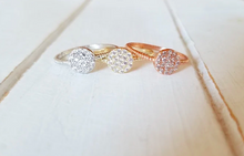 Load image into Gallery viewer, Circle ring with Cz