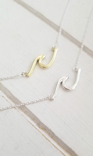 Load image into Gallery viewer, Wave necklace