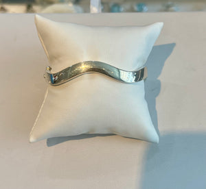 Swirl bangle