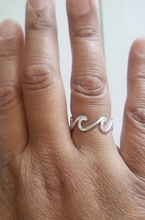 Load image into Gallery viewer, Wave Ring - Multi Wave
