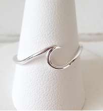 Load image into Gallery viewer, Small Wave ring
