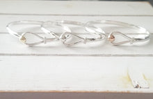 Load image into Gallery viewer, Hook Bangle - Hi Polished
