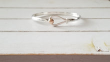 Load image into Gallery viewer, Hook Bangle - Hi Polished
