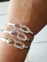 Load image into Gallery viewer, Fisherman Knot Hook Bangle
