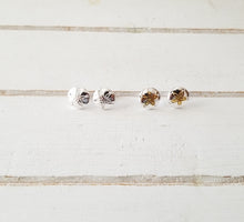 Load image into Gallery viewer, Sand dollar earrings
