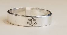 Load image into Gallery viewer, Lobster , Ogunquit , &amp; Anchor Engraved rings
