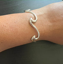 Load image into Gallery viewer, Multi Wave Cuff
