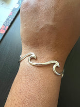 Load image into Gallery viewer, Multi Wave Cuff
