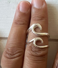 Load image into Gallery viewer, Wave ring ( 2 options)
