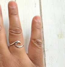 Load image into Gallery viewer, Wave ring ( 2 options)
