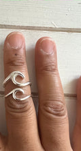 Load image into Gallery viewer, Wave ring ( 2 options)
