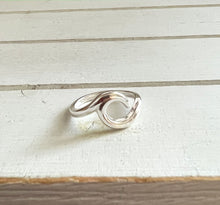 Load image into Gallery viewer, Wave ring ( 2 options)
