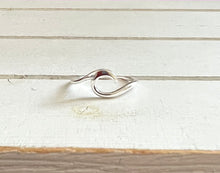 Load image into Gallery viewer, Wave ring ( 2 options)
