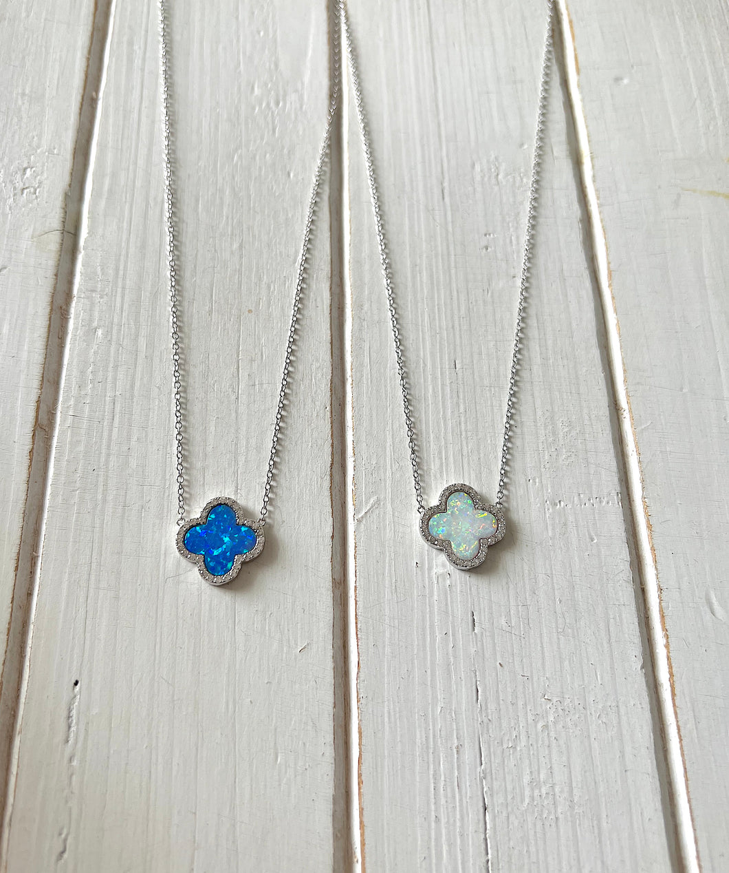 Clover necklace with Opal