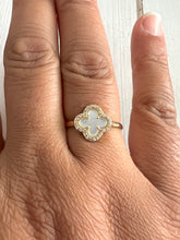 Load image into Gallery viewer, Clover Ring with Pearl
