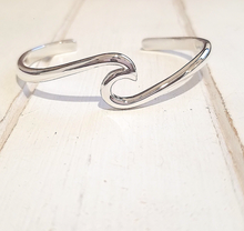 Load image into Gallery viewer, Wave Cuff
